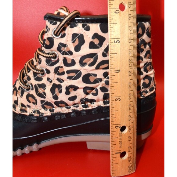 Magellan Outdoors Youth Duck Boots Size 6 Leopard Print Waterproof Winter Rain - Picture 10 of 10